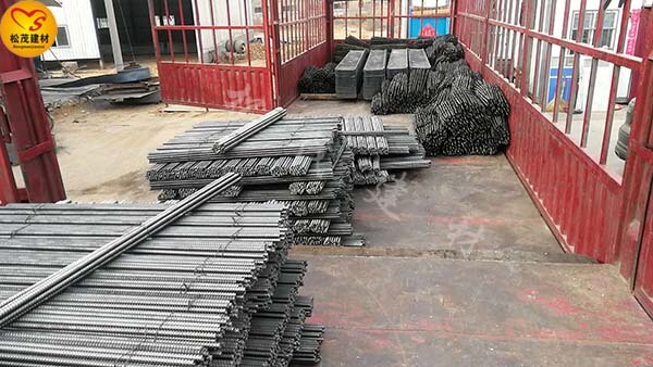 2019年3月13日松茂建材32吨止水螺杆止水钢板等发往湖南宁乡