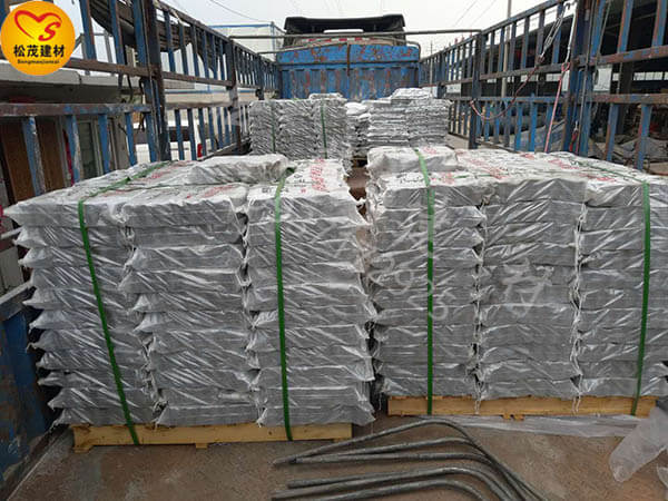 2019年7月9日郑州松茂建材26吨钢筋套筒发往山东青岛